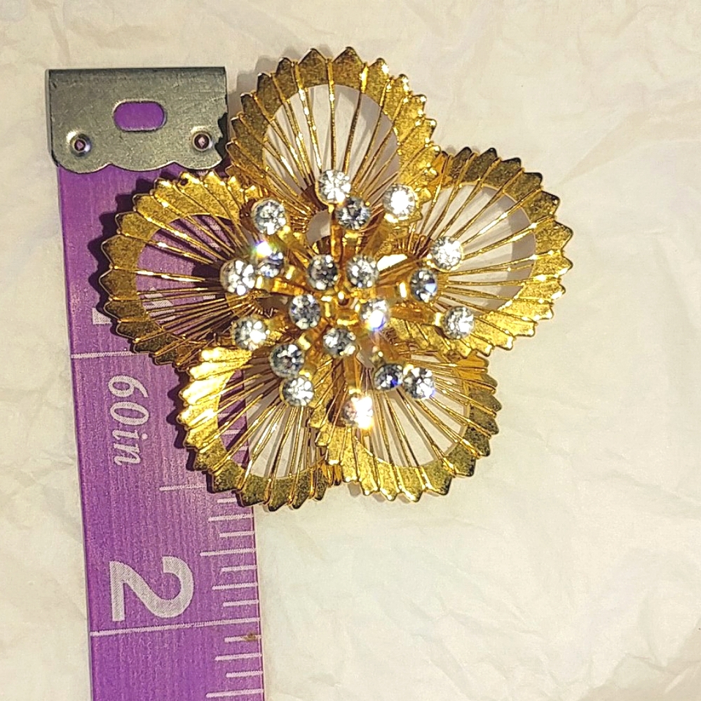 MONET WIRED FLOWER RHINESTONE PIN BROOCH - Picture 5 of 5